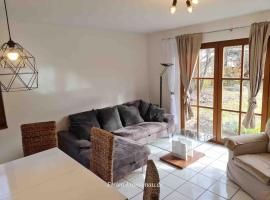 Bungalow mit Kamin zum wohlfühlen, hotel in Frankenau