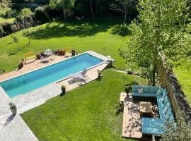 Bambou - Old and charming house, hotel v destinaci Écully