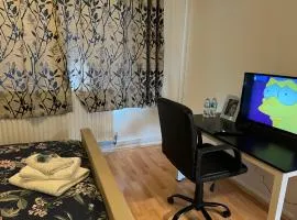 Naya Serviced Apartment - West London