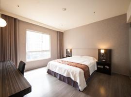 Grand Crystal Hotel, hótel í Hsinchu-borg