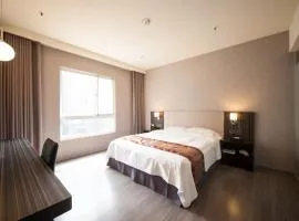 Grand Crystal Hotel