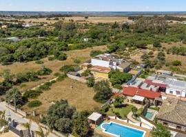 Nice Home In Chiclana De La Fronter, ξενοδοχείο σε Chiclana de la Frontera
