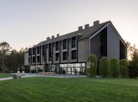 Cherot, hotel con tinas de hidromasaje en Krymno