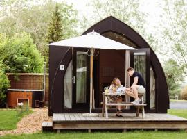 Pod huisje met hottub, cottage a Dokkum