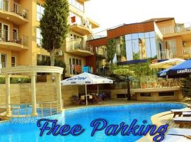 Twins Palace ApartHotel, apartmen servis di St. St. Constantine and Helena