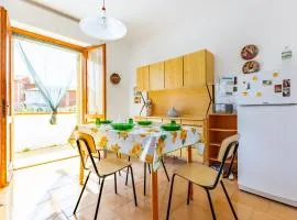 Comfy Old Fashion Apartment with Balcony
