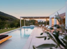 Aristotelia Gi - Premium Luxury Villas with Private Pools、オリンピアダのホテル