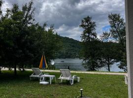 Cobras Plivsko jezero, Jajce: Jajce şehrinde bir otel