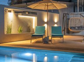 Sisomar Suites with Private Pool, by ZanteWize, hotel com piscinas em Ga&iuml;t&aacute;nion