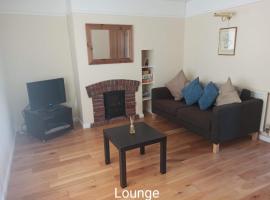 Holiday home in Dale, Pembrokeshire, hotel v mestu Dale