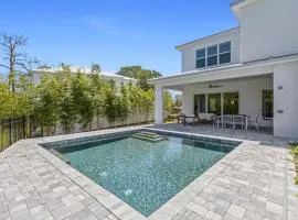 New Custom Built Home - Private Pool, Boat Dock, Walk to Flagler