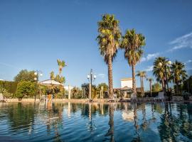 Masseria Tenuta Specolizzi, khách sạn có hồ bơi ở Lido Marini