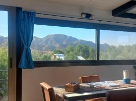 Ventanas al Cerro-El Challao – hotel dla rodzin w mieście Mendoza