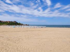 Апартамент Стела в к-с Реджина Маре, hotel in Tsarevo