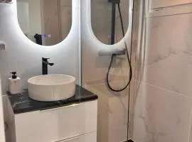 Suite jacuzzi 2 min de la mer