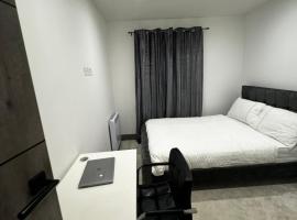 Luxury Ensuite Double bedroom, luxury hotel in Poole