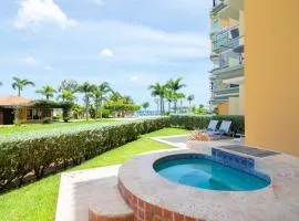 Beachfront - Garden Delight 3BR condo - E125