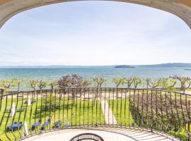 Casa Vacanze Maddalena - Palazzetto sul Lago - Diamante Blu, hotel v destinaci Marta