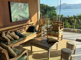 Casa Grande em Ubatuba Beira-Mar com Vista na Praia da Enseada Hospedagem Pé na Areia Aluguel Temporada, casa rústica em Ubatuba