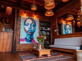 Yaku Hostel, hotel en Playa Mendiguaca