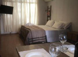 Monoambiente Lasabu, Ferienwohnung mit Hotelservice in Godoy Cruz