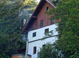 Chachata Jeseniky sauna & jacuzzi, villa í Dolní Moravice