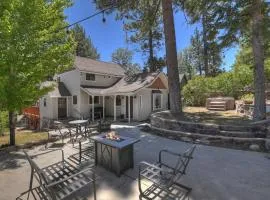 NEW 3 Cubs Cabin + Close to the Village & Lake