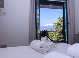 Viesnīca Villa Iris pilsētā Džardini Naksosa