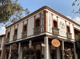 Hotel El Aguila, hotell i Villa del Carbón