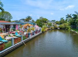 Luxury Waterfront Home, With Private Hot Tub, Hallandale Beach, Casinos, Shops, viešbutis mieste Hallandale Beach