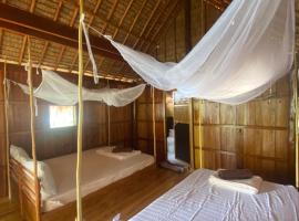 Lily's Beach Bungalows, hotell Koh Rongi saarel