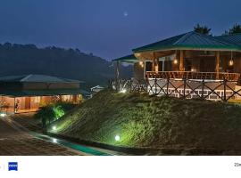Mahalakshmi Antarvanam Resort: Kollūru şehrinde bir otel