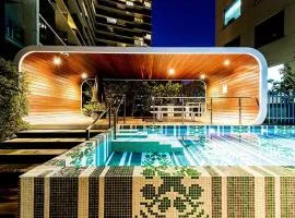 VAQUAY Imperial In Southbank