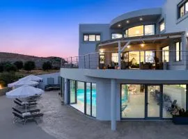 Villa Zafira - Seaview Manor with Heated Pool
