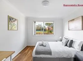 Serene Double Room in Panania - Close to Stations & Shops - Shared Bathroom