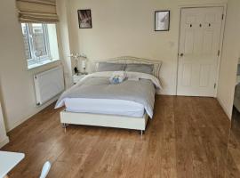 Extra Large Bedroom Dartford, hotel v destinaci Dartford