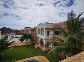 G-Hebergement, מלון בBaguida