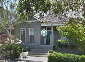 Boutique House 3B with Garden