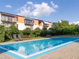 Solar Villa Apartmanok By BLTN, hôtel à Siófok