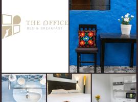 The first real Bed & Breakfast Hiking Hotel 'The Office' in Arequipa, Peru, B&B di Arequipa