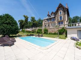 Manoir des Rêves Sauvages: Parentignat şehrinde bir ucuz otel