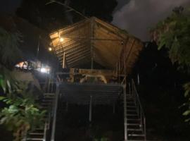 เต๊นท์มีหลังคายกสูง, hôtel à Haad Pleayleam