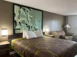Super 8 by Wyndham Monroe