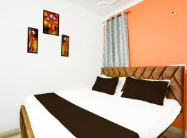 Roomshala 170 Hotel Aura - Malviya Nagar, hotel v oblasti Malviya Nagar, Nové Dilí