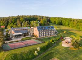 Hotel Vega Luhacovice, hotel dengan parking di Luhačovice