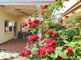 Modern eingerichtete Apartment im Erdgeschoss ideal für Famillien mit Kinder im Zentrum von Baska