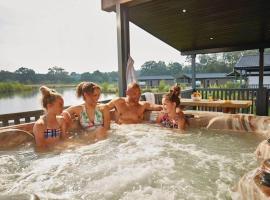 Woodhall Country Park Lodges, holiday park in Woodhall Spa