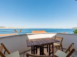 3 Bedroom Gorgeous Apartment In Prizna