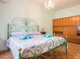Ploaghe - Cozy House with Patio!