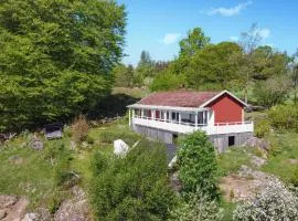 Cozy Home In Hökerum With Kitchen